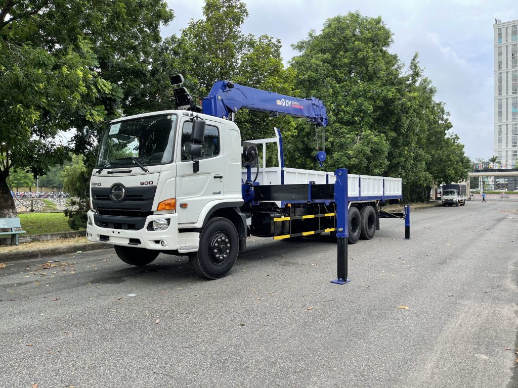 Hino FM gan cau 8 tan